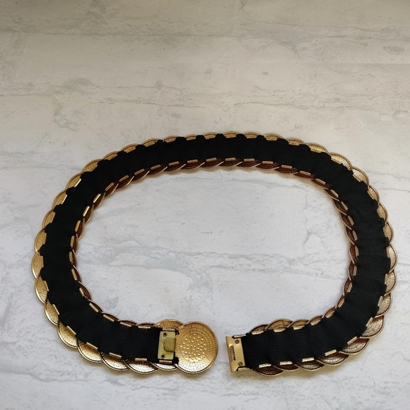 Gold Tone Coin Stretch Belt Glam Rock 80s Vintage Retro Women's - Picture 6 of 10